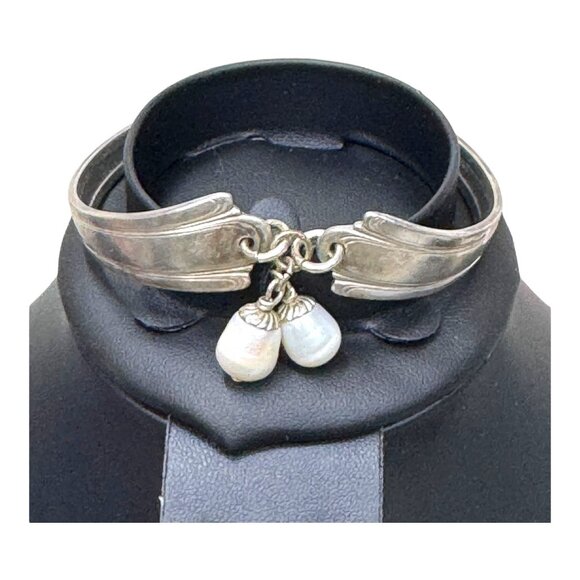 Vintage Silver Spoon Handle Bracelet Silverware Pearl Drops Elegant Upcycled 7" - Picture 2 of 8